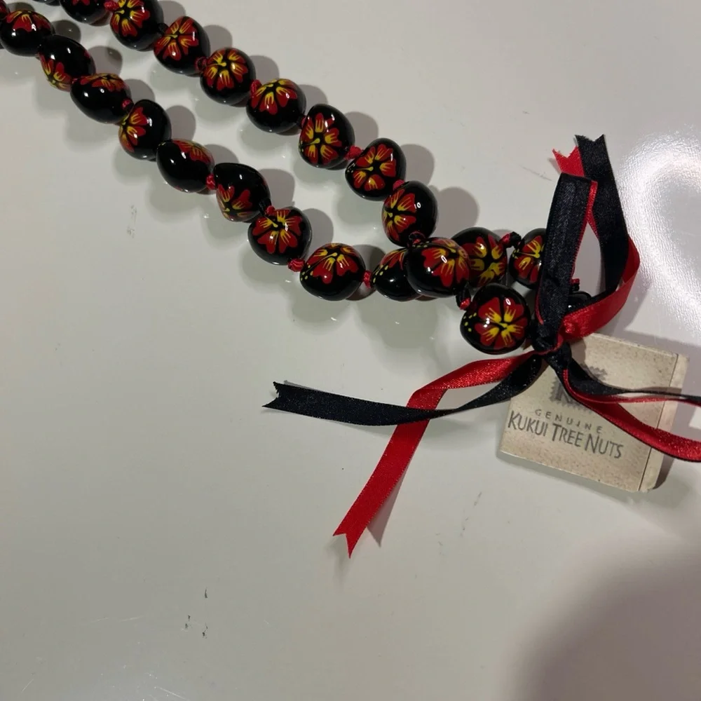NWT Genuine Kukui Tree Nuts Necklace Handmade Hand Painted Red Yellow Flowers